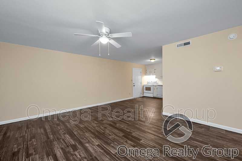 400 7th St E #1D - Photo 6 of 18