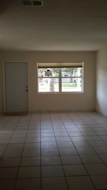 209 Prince Ave - Photo 2 of 11