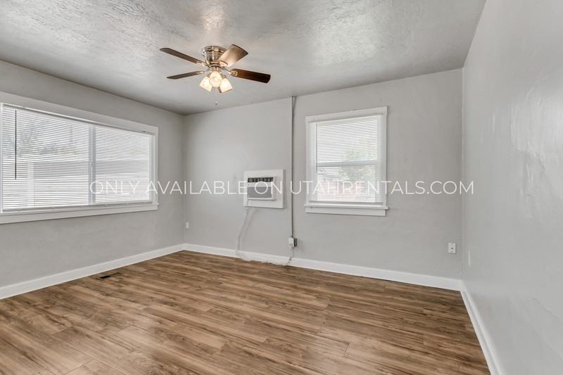 3182 Adams Ave #4 - Photo 5 of 15