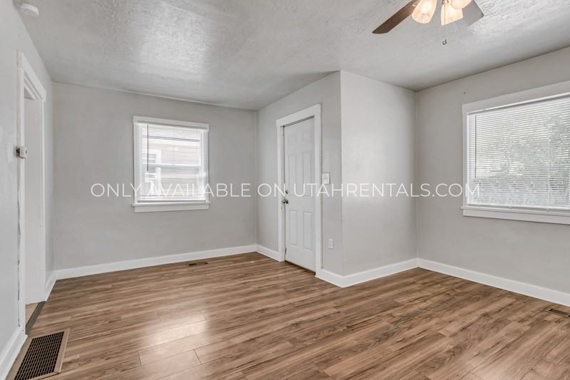 3182 Adams Ave #4 - Photo 6 of 15