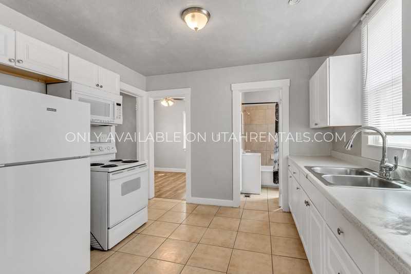 3182 Adams Ave #4 - Photo 2 of 15
