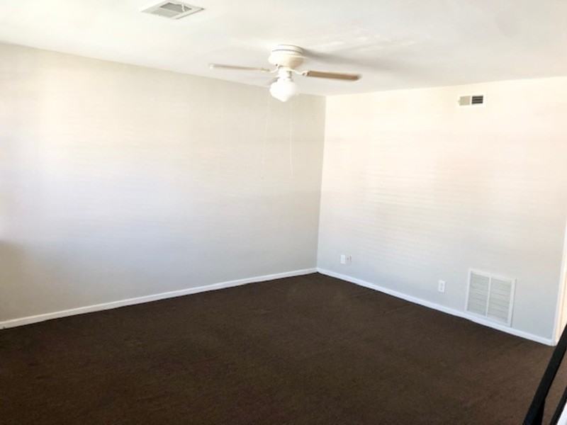 2829 Eastshire Dr - Photo 2 of 7