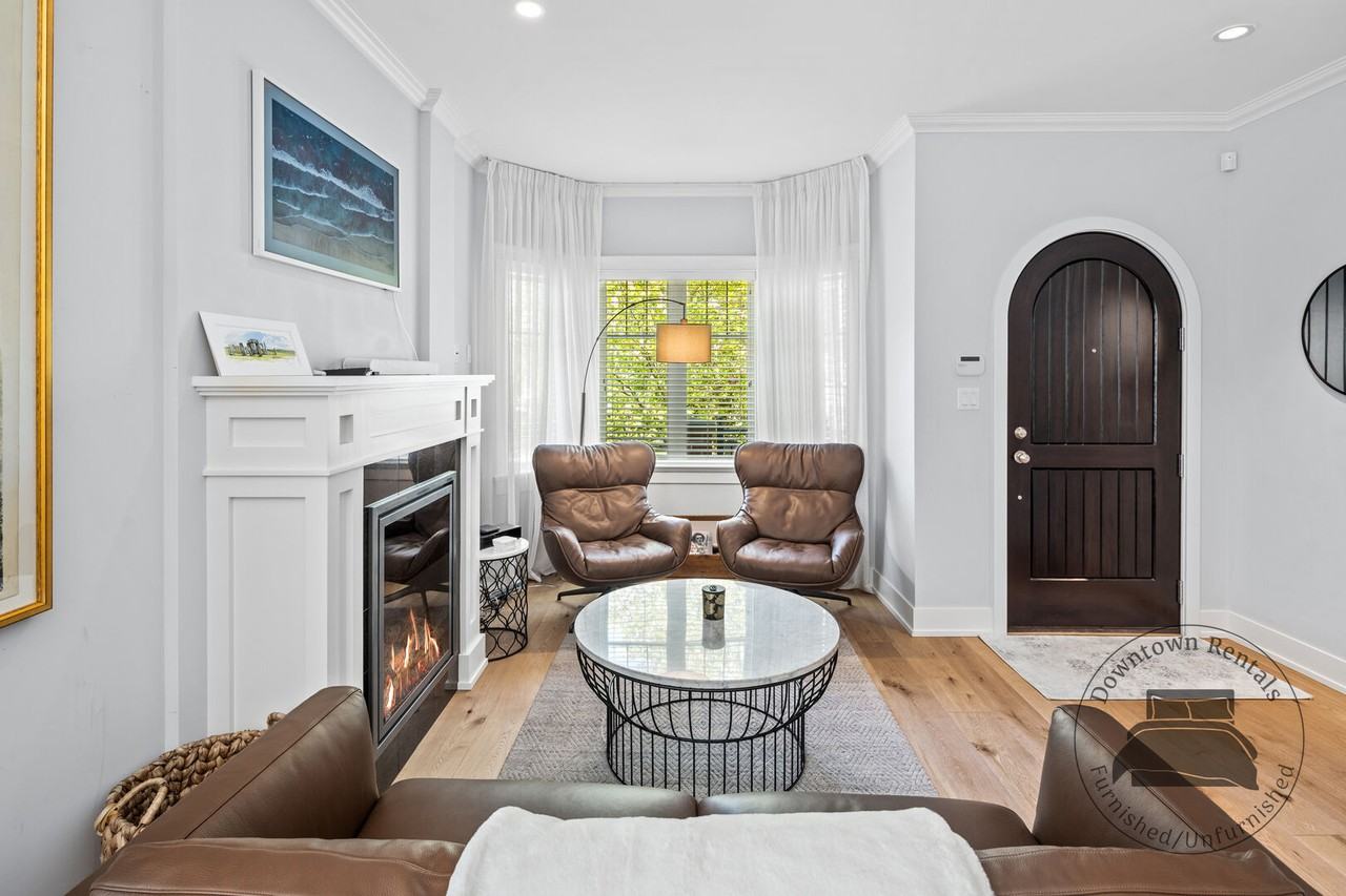 675 Superior Street - Photo 2 of 14