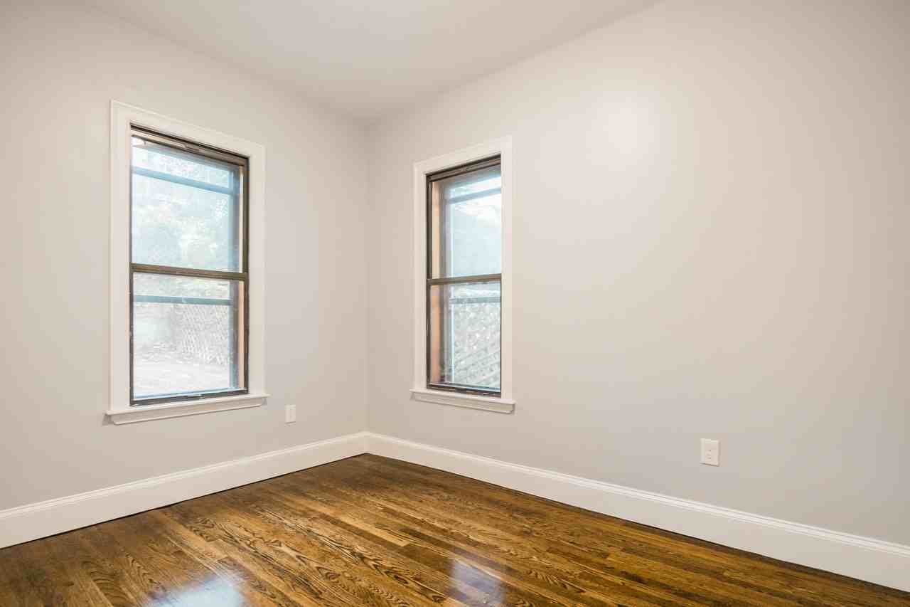 347 Saratoga St #1 - Photo 7 of 10