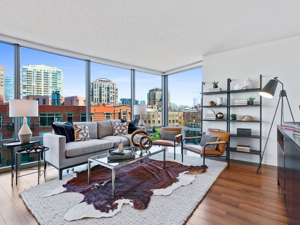 North Kingsbury & Grand - Photo 3 of 15