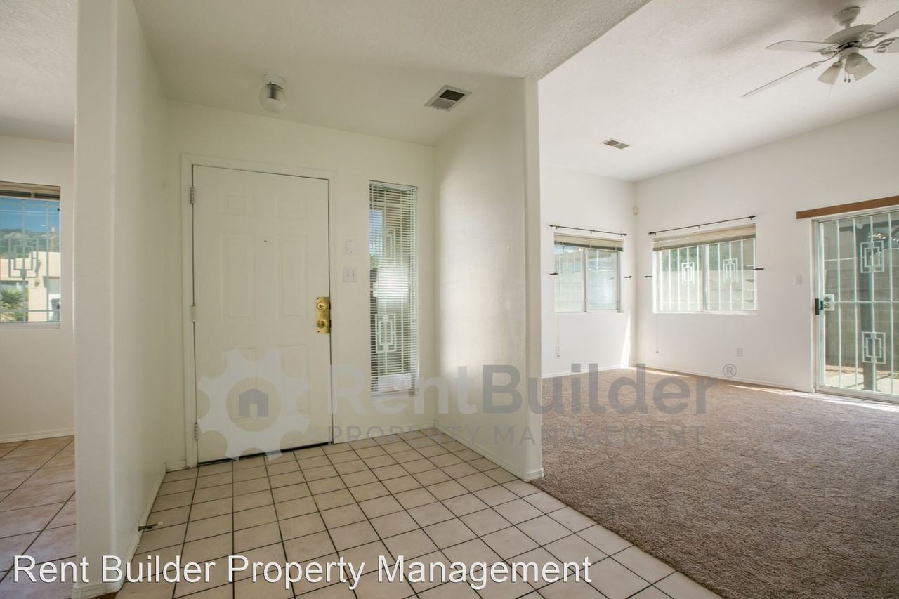 11320 Campo Del Oso Ave Ne - Photo 3 of 24