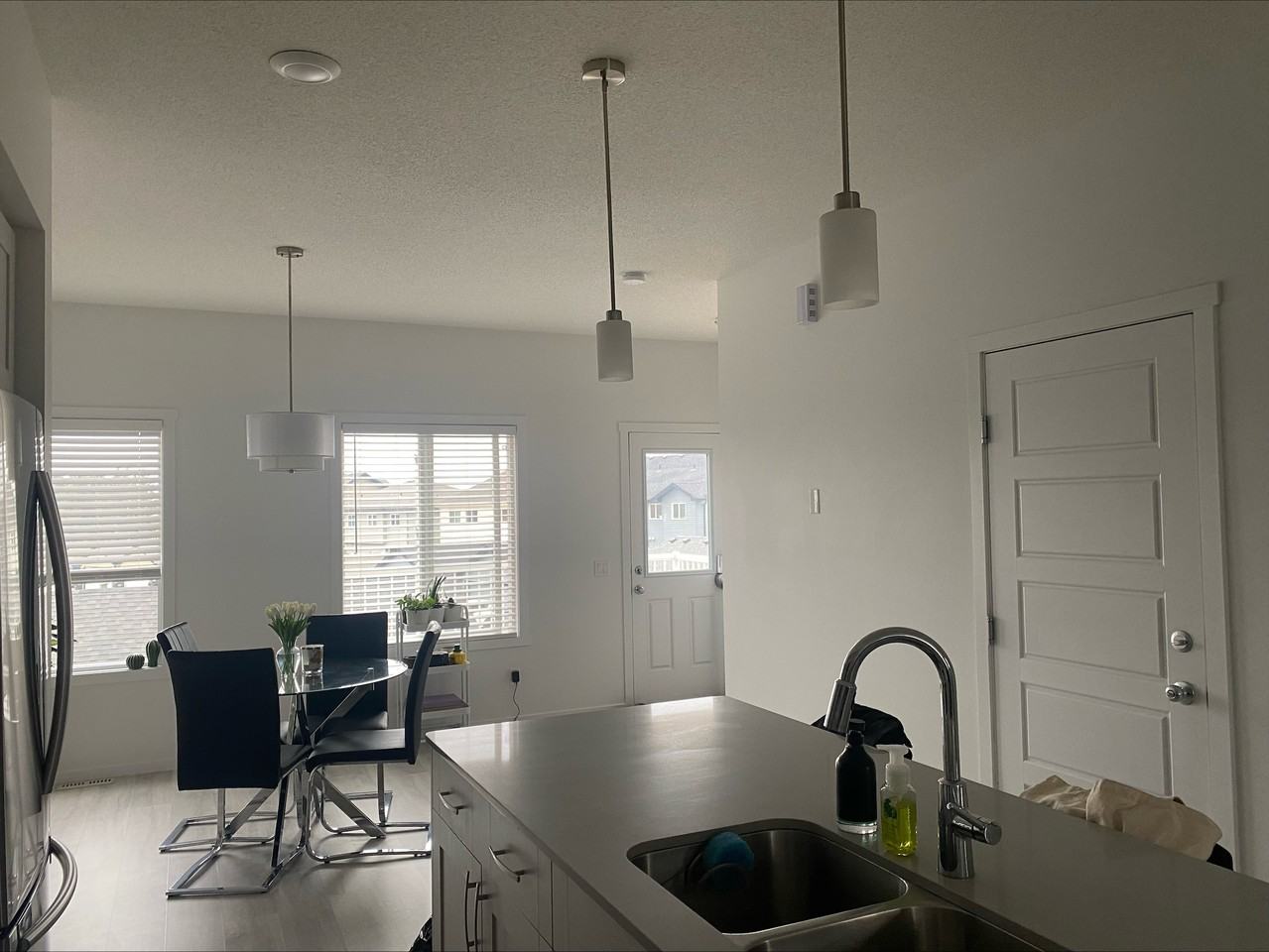 4082 Chappelle Green Southwest Upper, Edmonton, AB T6W 1A4 3 Bedroom