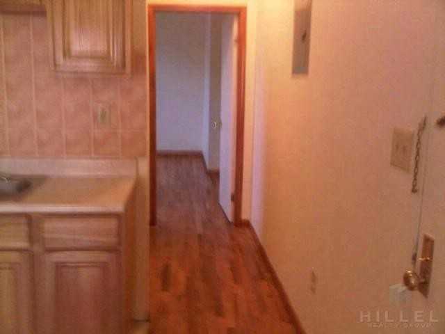 10 Claver Pl - Photo 2 of 4