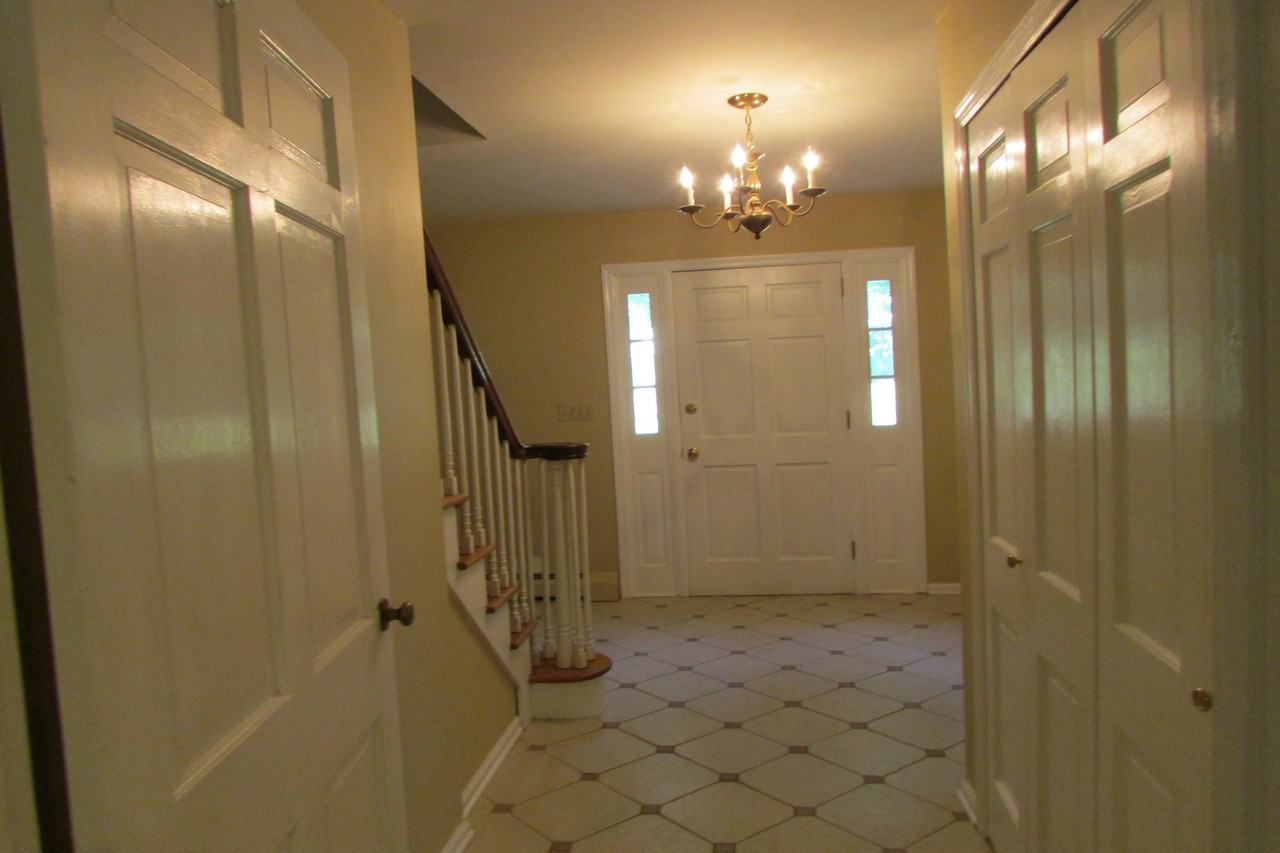 5952 Main St - Photo 2 of 10