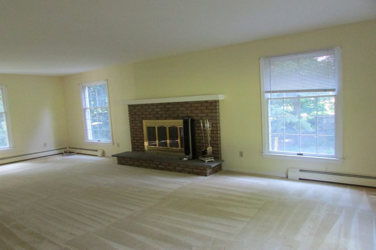 5952 Main St - Photo 3 of 10