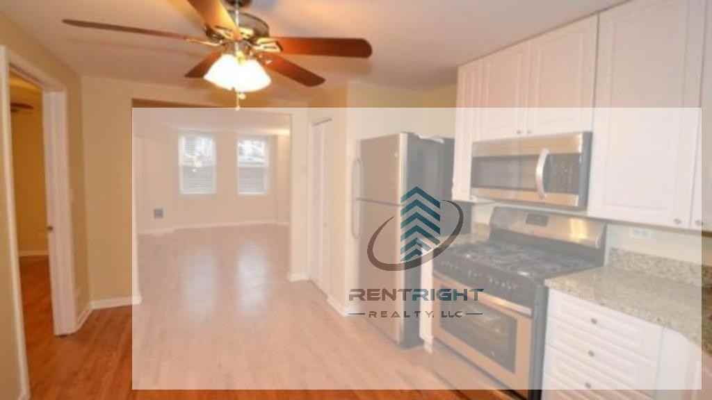 1510 W Erie St - Photo 3 of 15