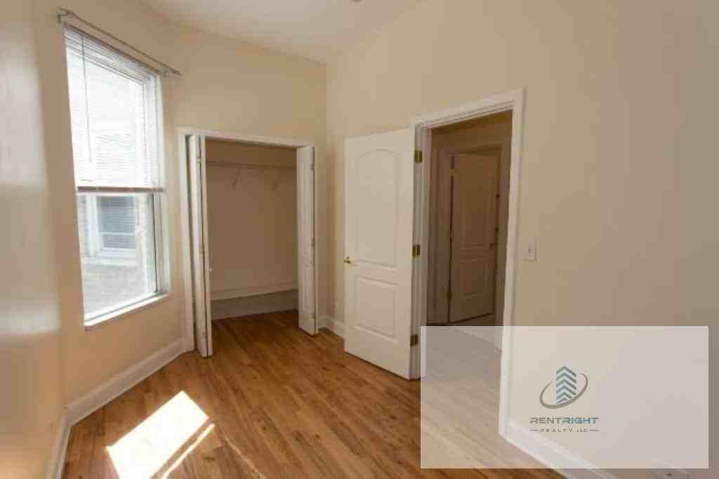 1411 W Erie St #3F - Photo 3 of 20