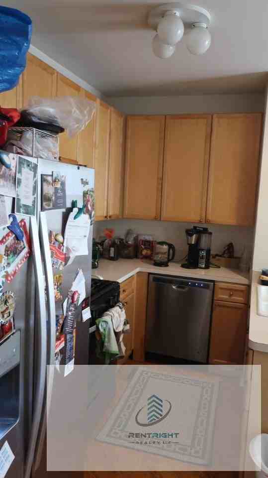 850 N Wood St #2 - Photo 2 of 20