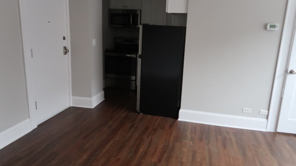 817 W Lakeside Pl #208 - Photo 2 of 18
