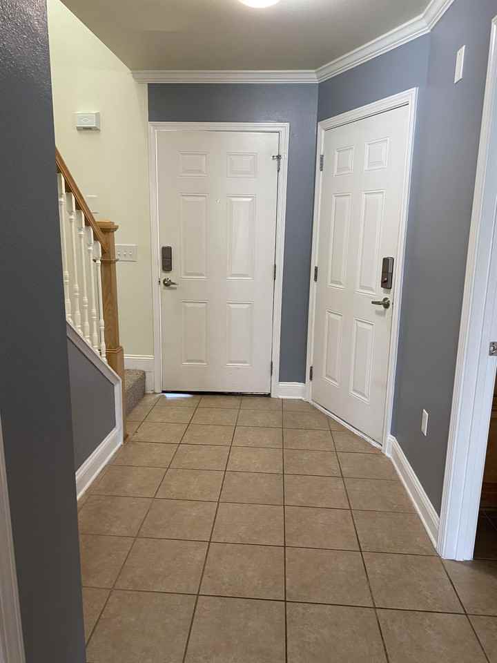 718 Majestic Dr #1 - Photo 7 of 24