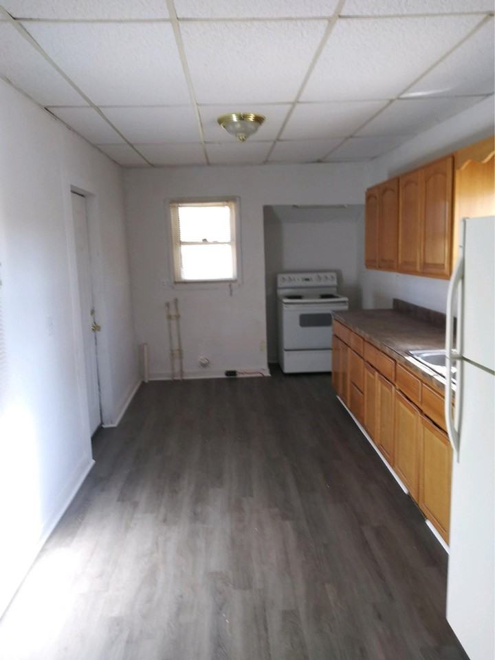 363 Pattison St #1 - Photo 2 of 5