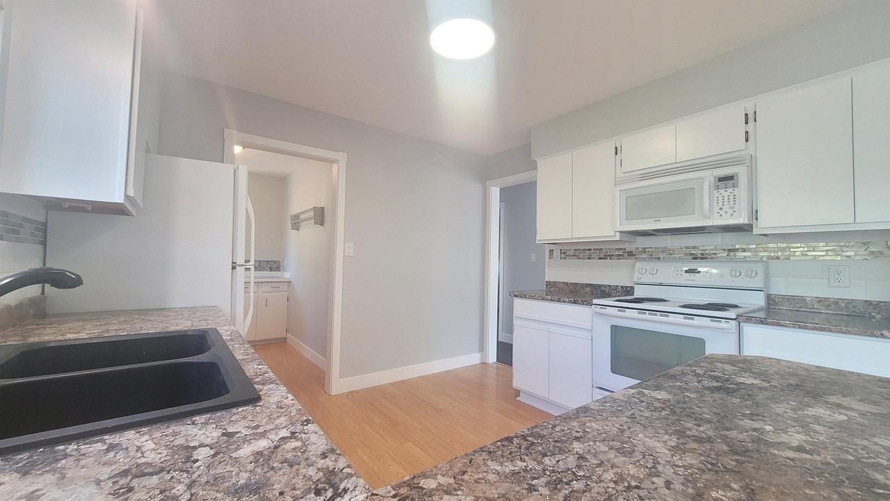 635 Thacker Ave #1 - Photo 2 of 21