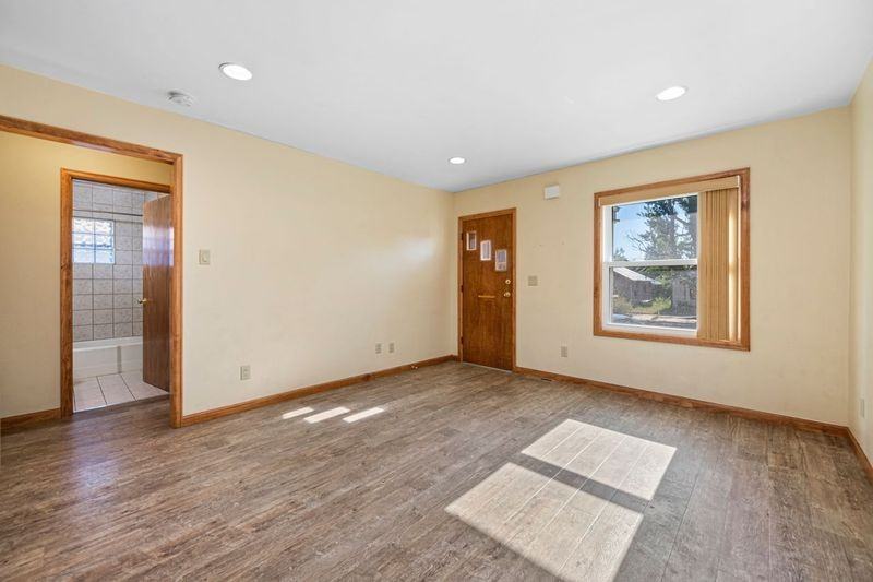 662 N 6th St #1 - Photo 6 of 12