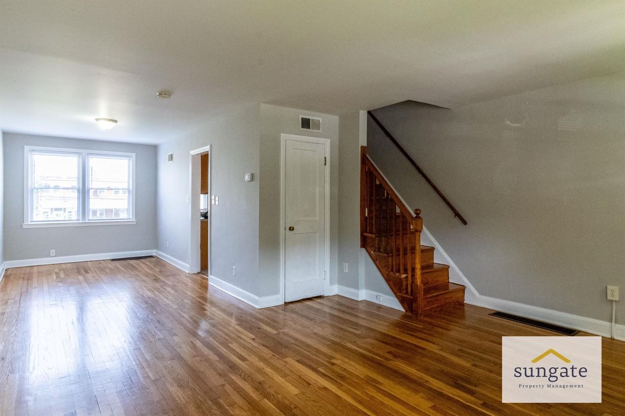 304 W Riverview Rd - Photo 2 of 15