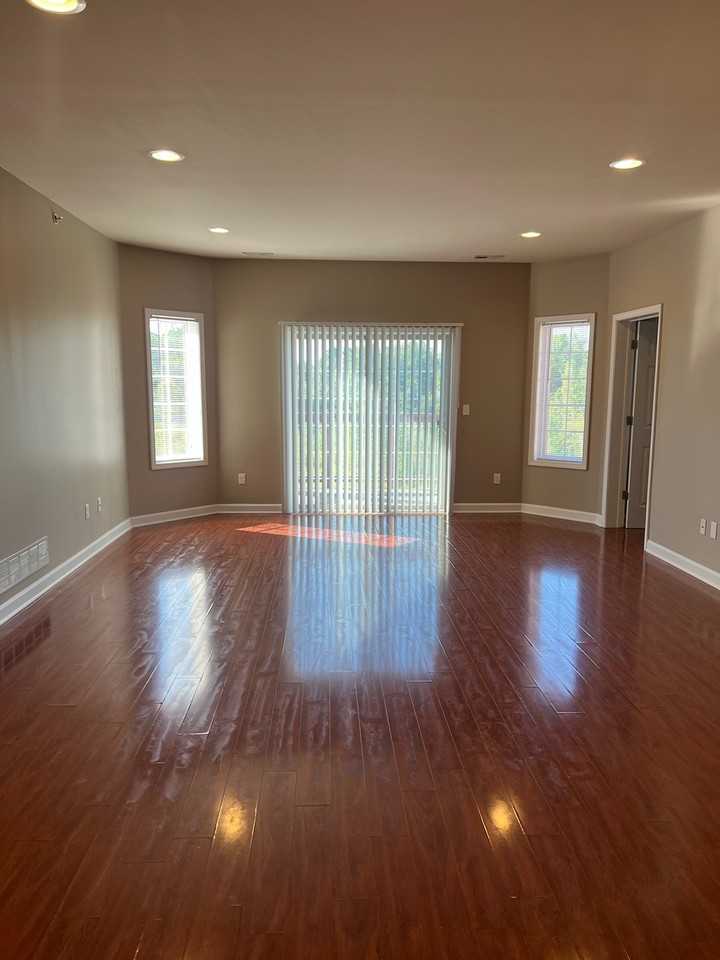 7404 Lions Gate Pkwy #7404 - Photo 2 of 11