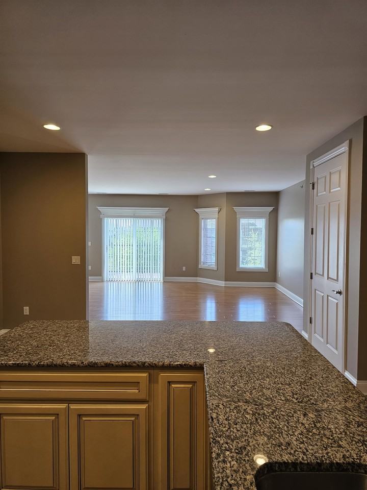 7625 Lions Gate Pkwy #7625 - Photo 3 of 9