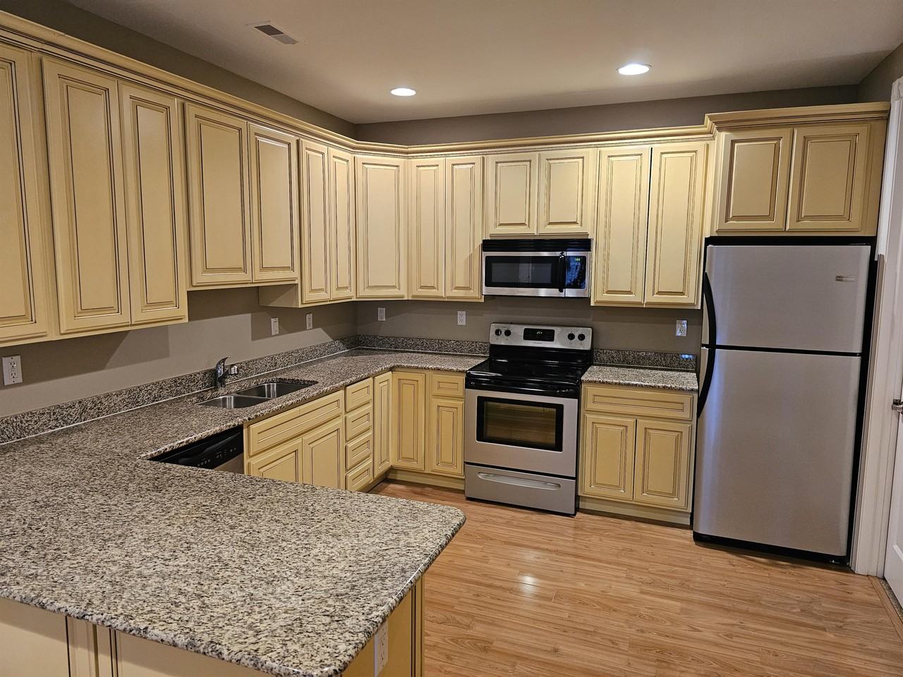 7606 Lions Gate Pkwy #7606 - Photo 2 of 9