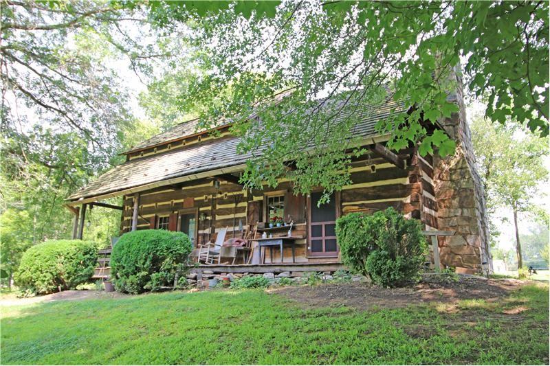 511 Creekview Ln - Photo 2 of 25