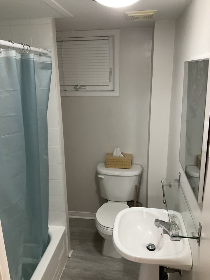 Bathurst St & Baycrest Ave - Photo 3 of 3