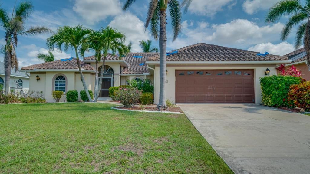 2541 Southwest 37th Street - Photo 3 of 36