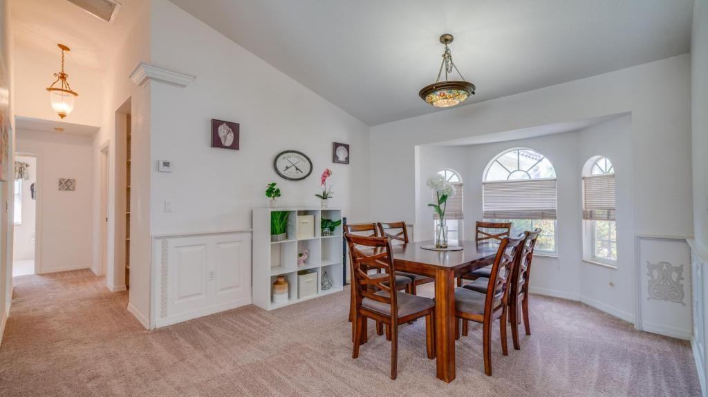 2541 Southwest 37th Street - Photo 7 of 36