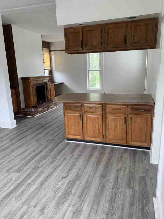 118 1/2 E Carl St - Photo 3 of 10