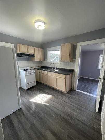 837 Dundee St - Photo 3 of 6