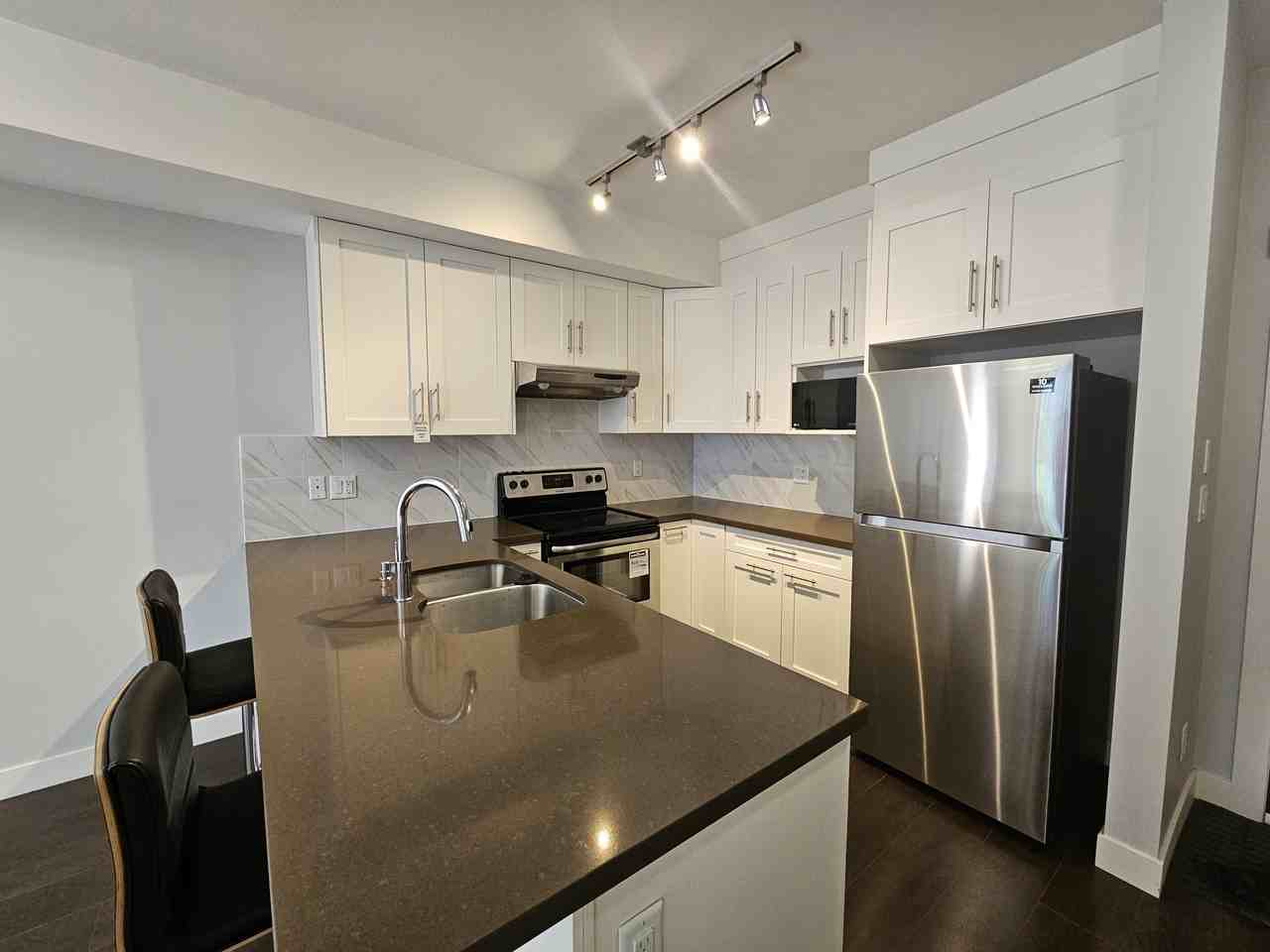 827 Roderick Avenue 307, Coquitlam, BC V3K 1P7 1 Bedroom Apartment