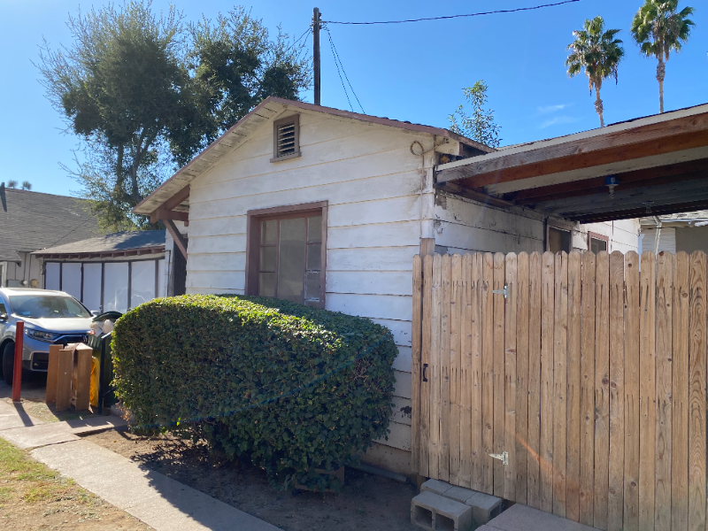 1817 1/2 Cedar St - Photo 3 of 10