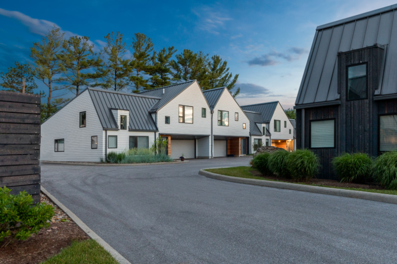 2418 Richmond Rd - Photo 2 of 41