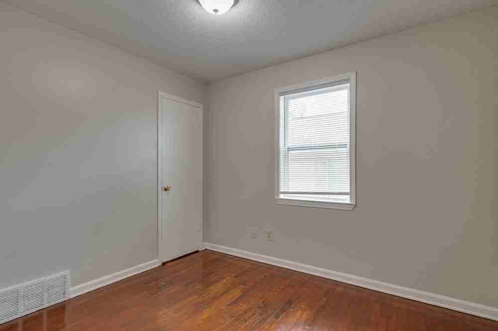 636 N 3rd St - Photo 3 of 18