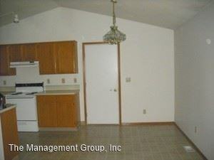 2706 Ne 146th Ct - Photo 2 of 9