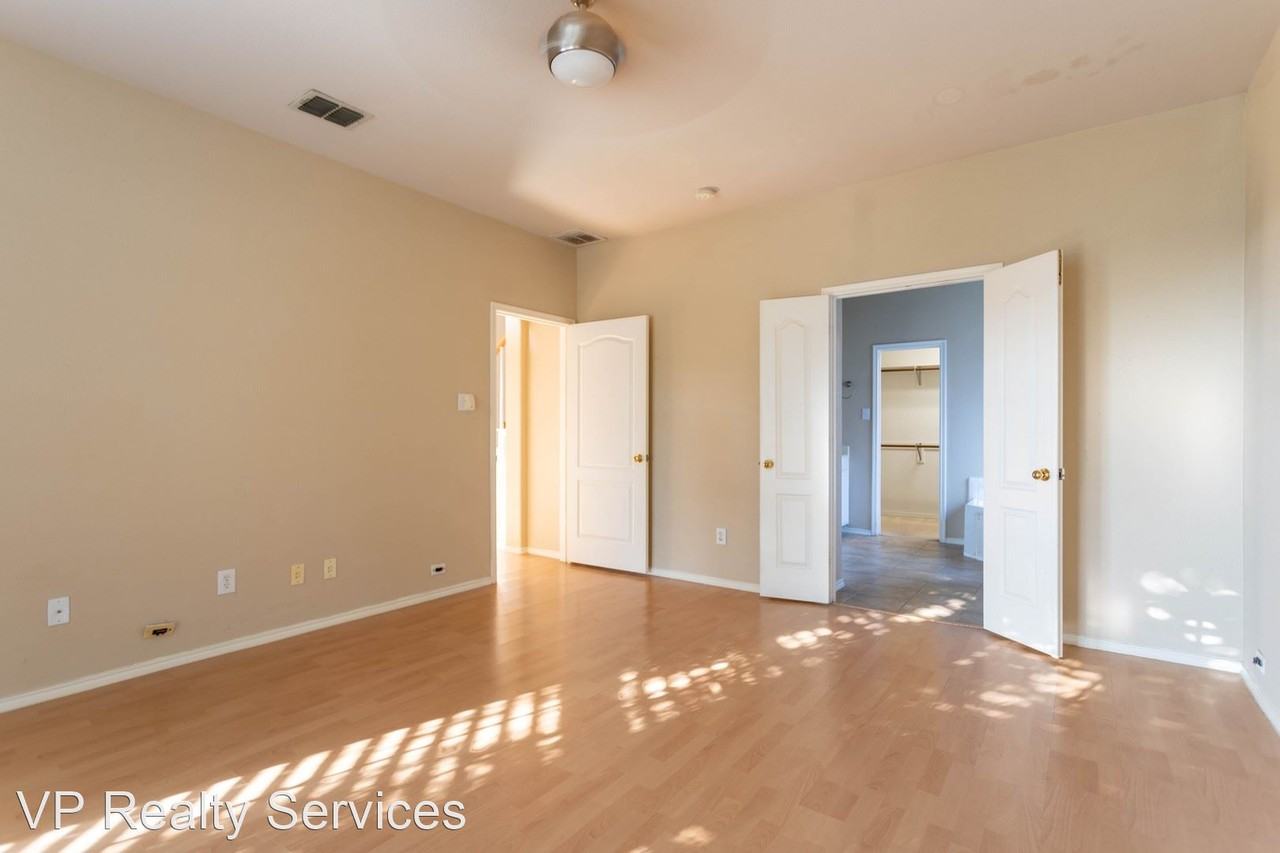 803 Big Bend Dr - Photo 2 of 23