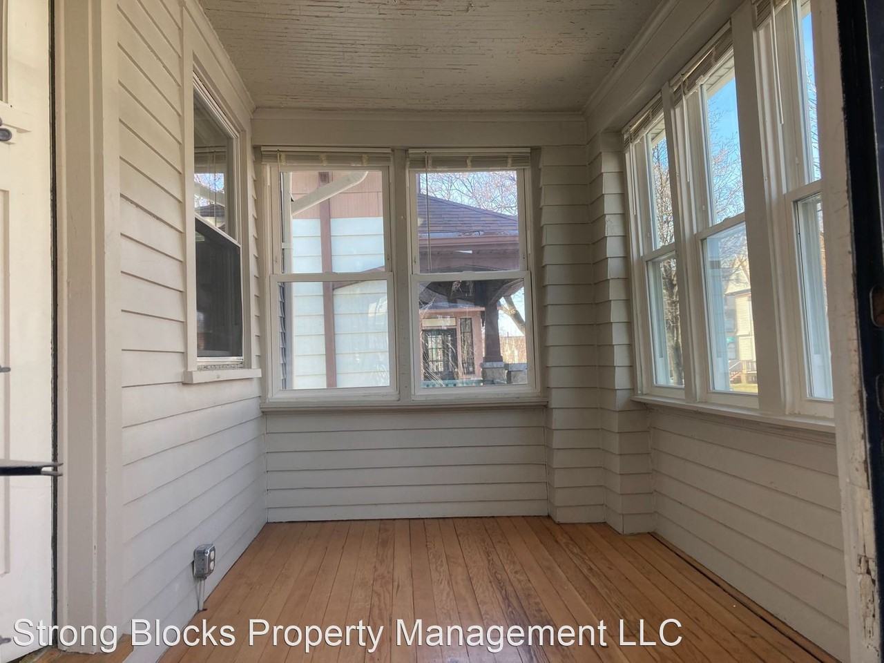 2465 W Juneau Ave - Photo 3 of 24