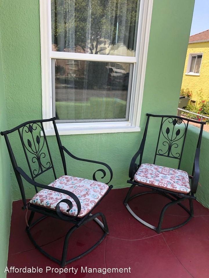 521 E Merle Ct - Photo 3 of 17