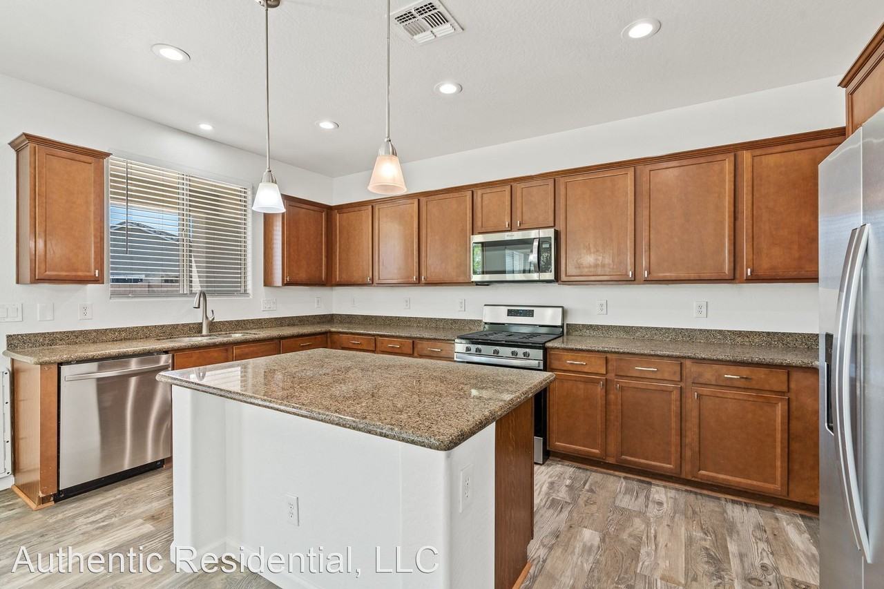 21044 E Cherrywood Dr - Photo 3 of 15