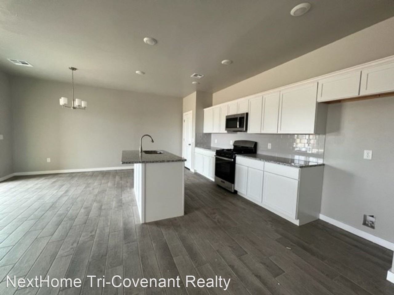 1509 Heatherbrook Way - Photo 3 of 18