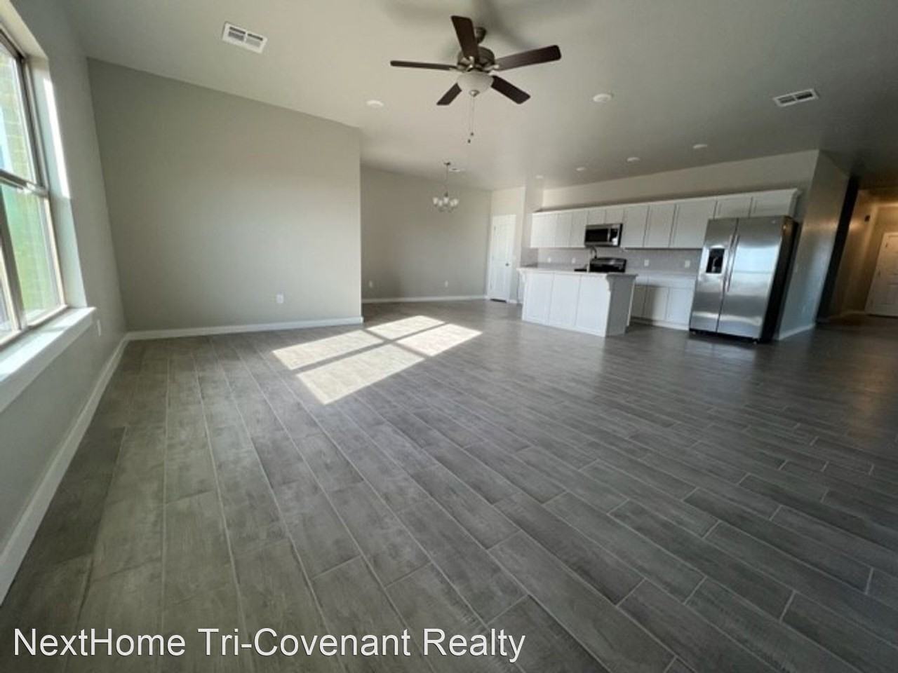 1517 Heatherbrook Way - Photo 3 of 17