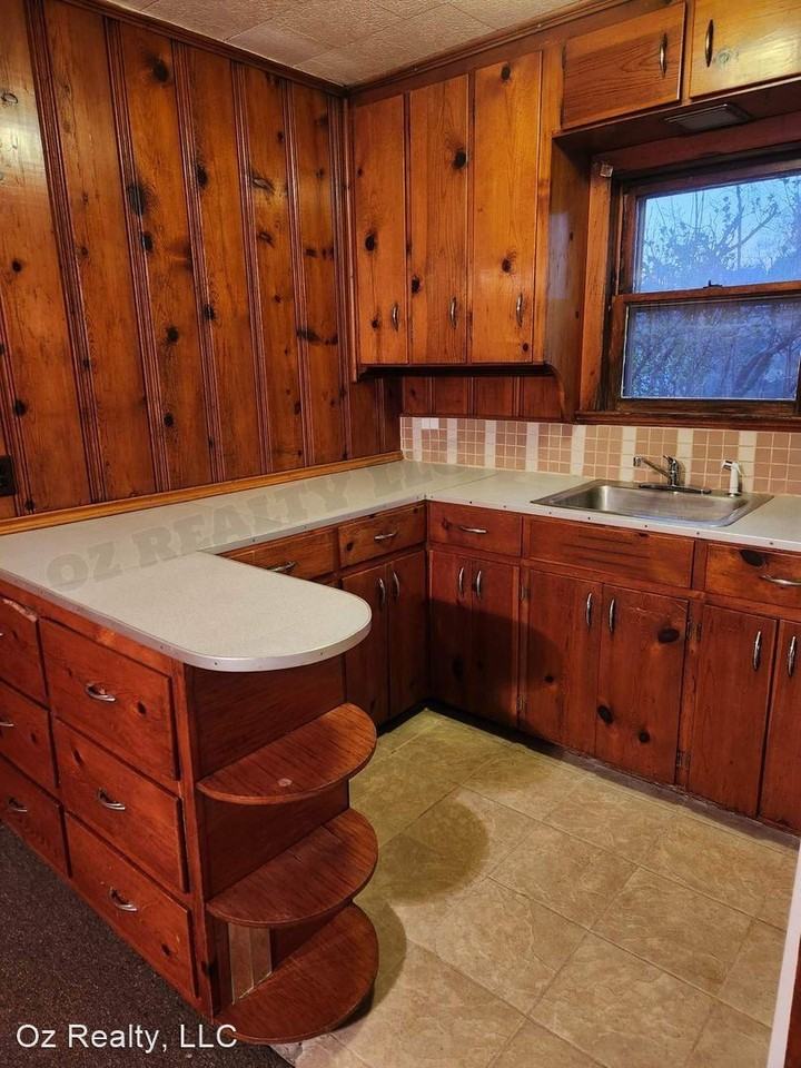 722 Willard St. - Photo 2 of 4
