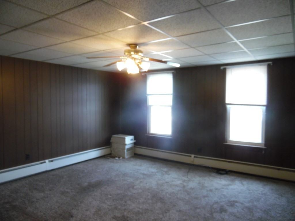 124 W Dorrance St - Photo 3 of 11