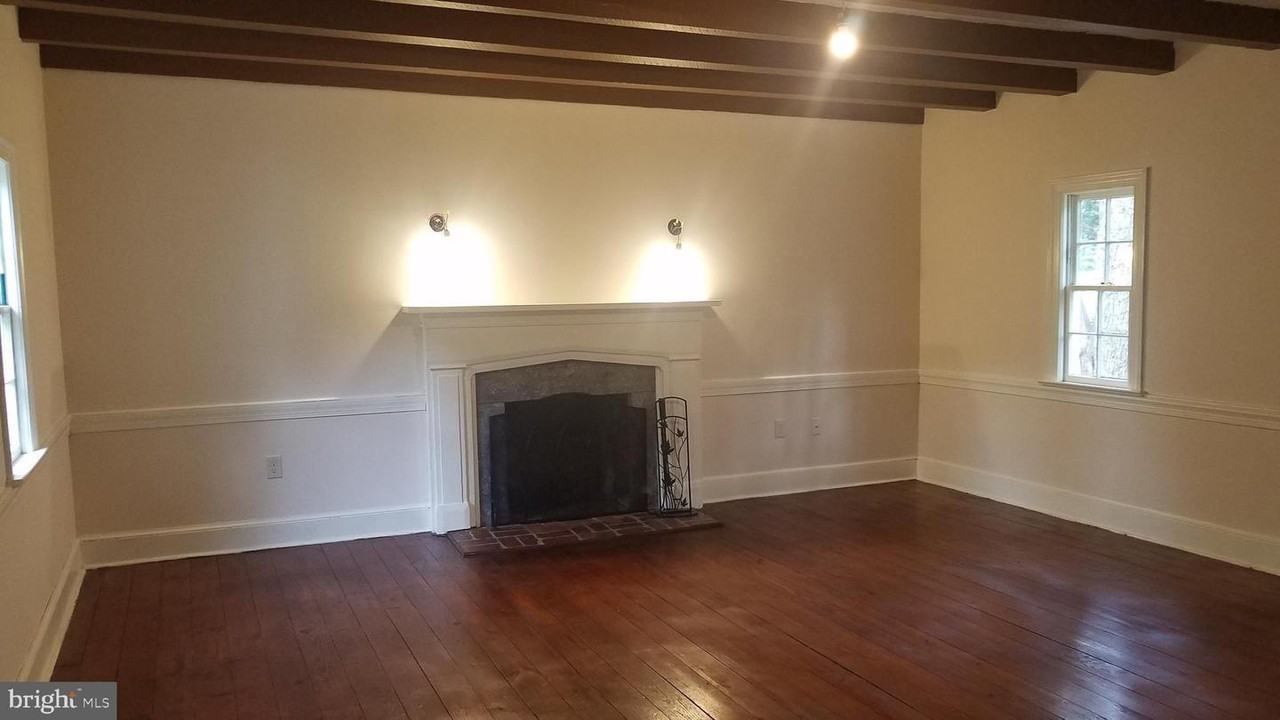 8130 Rose Hill Manor Pl - Photo 3 of 34