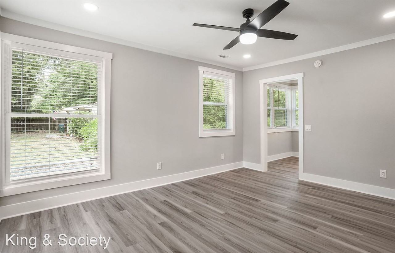 1810 Battery Park Dr - Photo 2 of 27