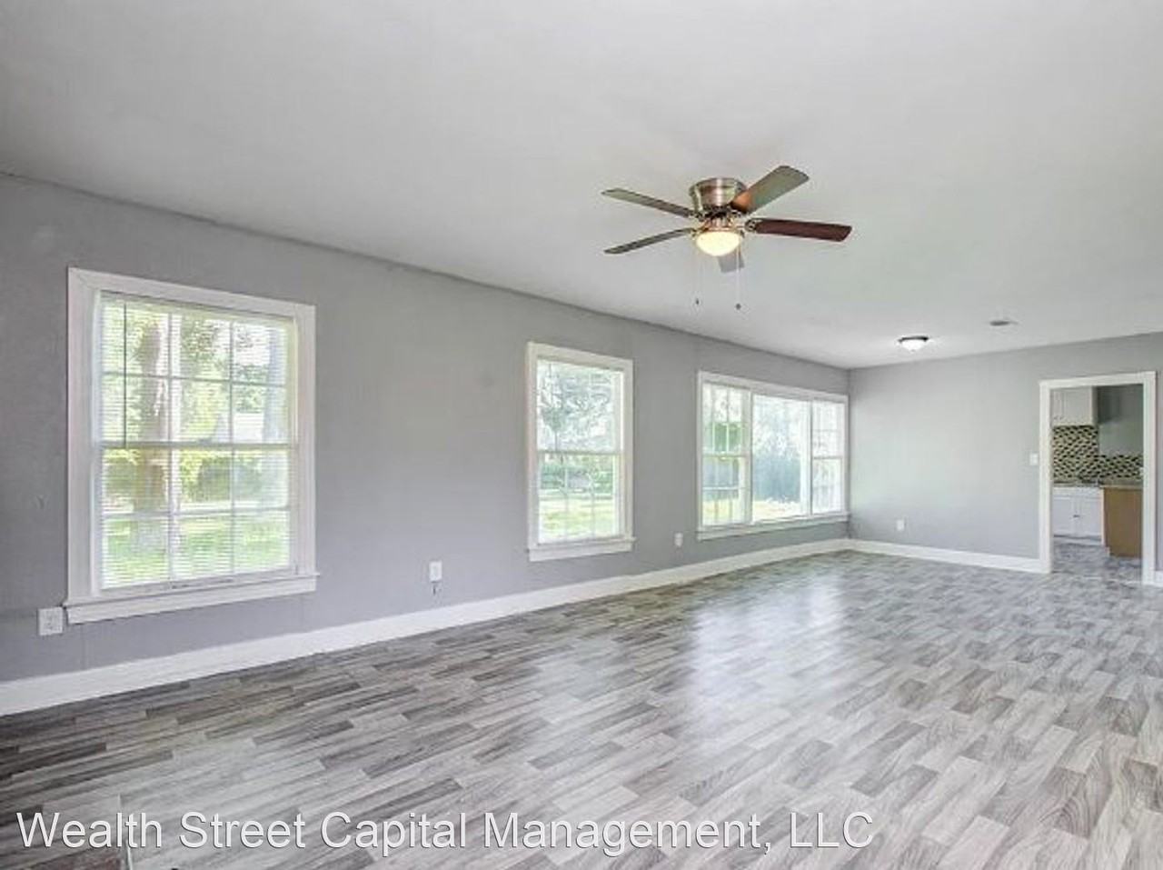 2440 Gladys St - Photo 2 of 16