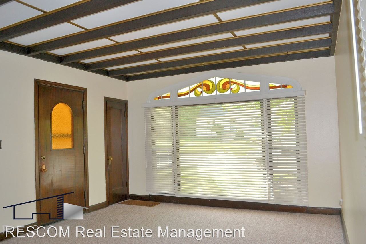 1476 27th St - Photo 2 of 17