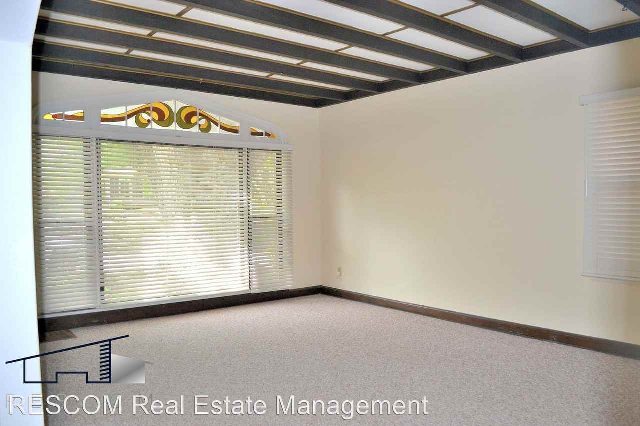 1476 27th St - Photo 3 of 17